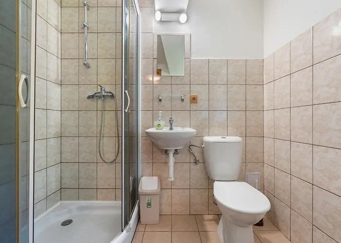 I By Interhome Ленора